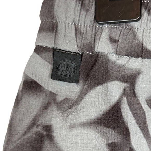 LULULEMON Men's Lululemon Bowline Short 8" *Stretch Ripstop, Grey Multi, Size S - Picture 9 of 13